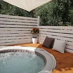 Borgo Degli Ulivi Вьесте
