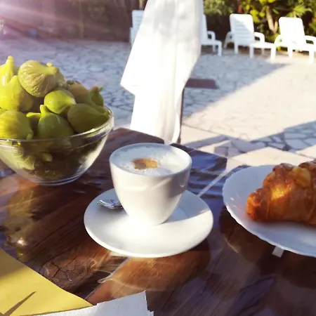 Borgo Degli Ulivi Bed and Breakfast