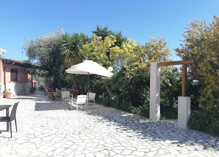 Borgo Degli Ulivi לינה וארוחת בוקר 4*